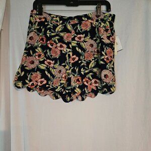 June & Hudson Floral Print High Rise Scallop Shorts Black Women's Size Med NWT